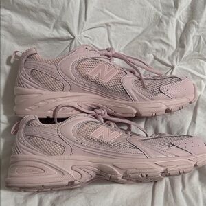 New Balance 530 Women's Rose Sugar color. Mesh & Leather Sneakers